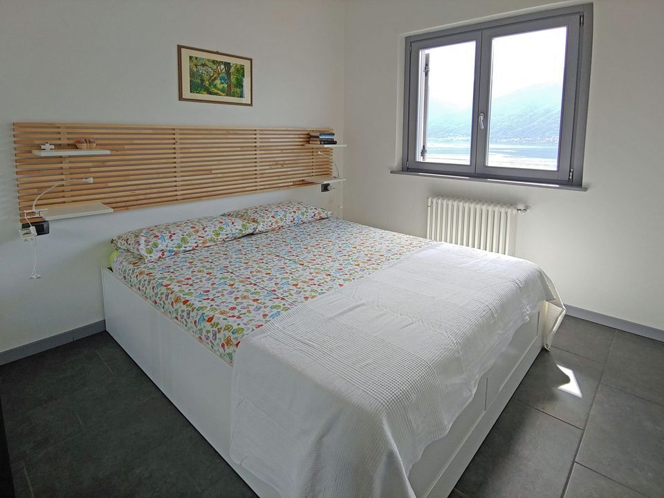Schlafzimmer 1
